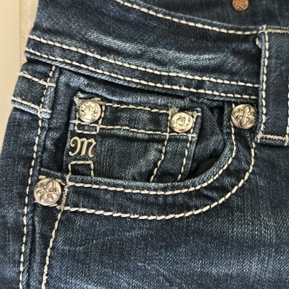 Miss me Boot cut Angel wing jeans like new - Picture 4 of 7